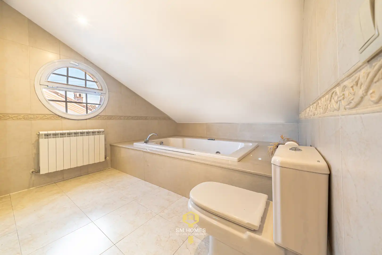 Baño de Casa adosada en venta en Coslada con Calefacción, Jardín privado y Terraza