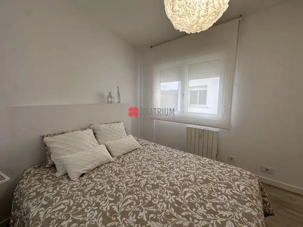 Habitación de Piso en venta en A Estrada  con Calefacción, Trastero y Amueblado