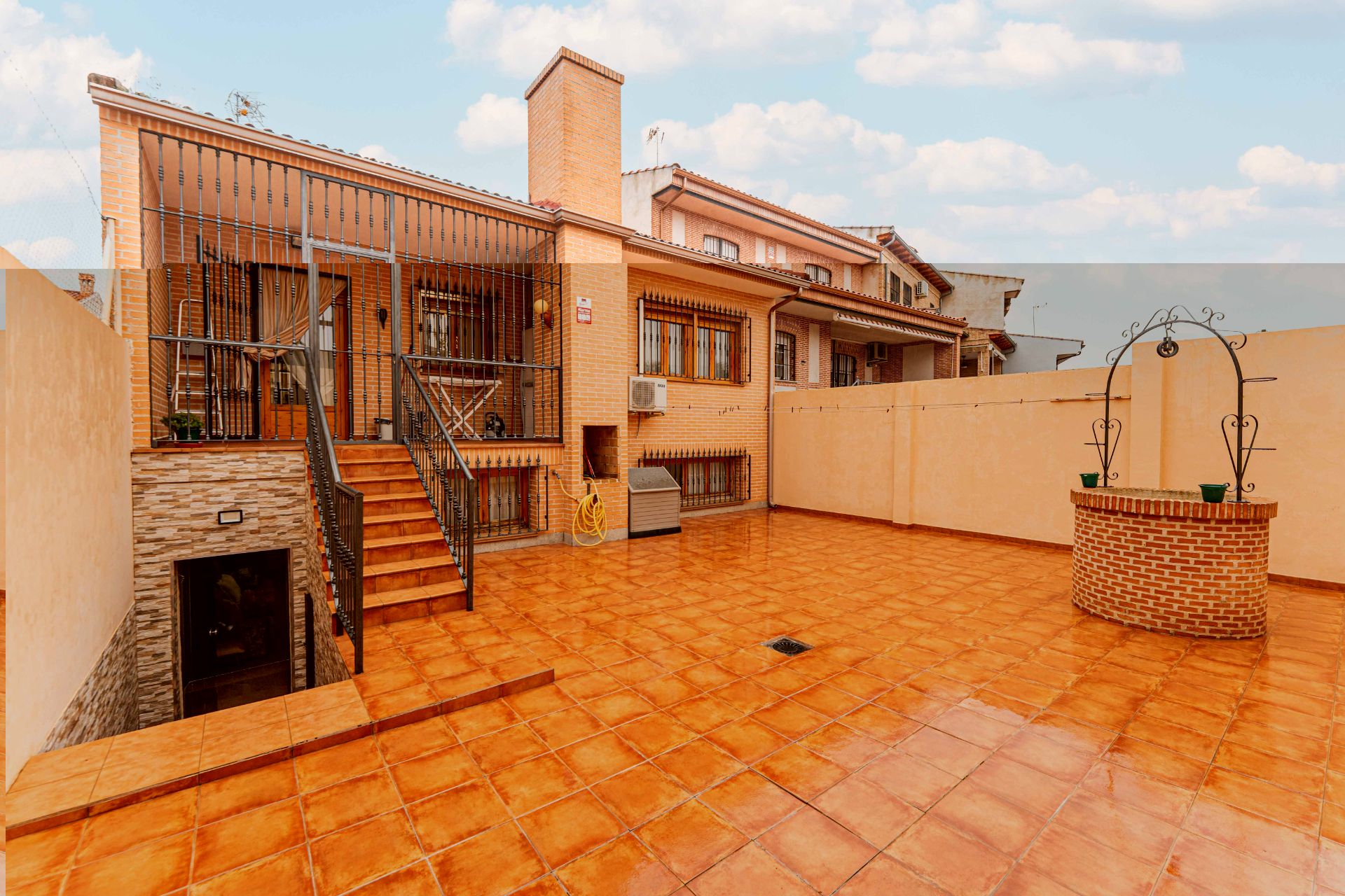 Terrassa de Casa adosada en venda en Navalcarnero amb Aire condicionat, Calefacció i Jardí privat