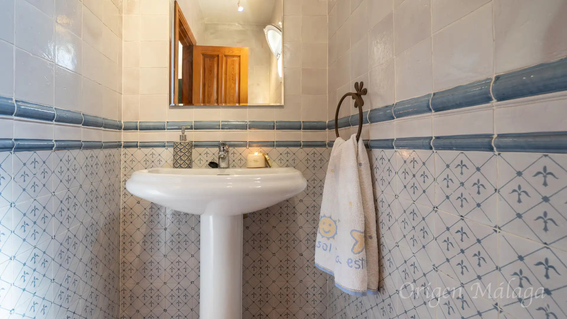 Baño de Casa adosada en venta en Vélez-Málaga con Calefacción, Jardín privado y Terraza