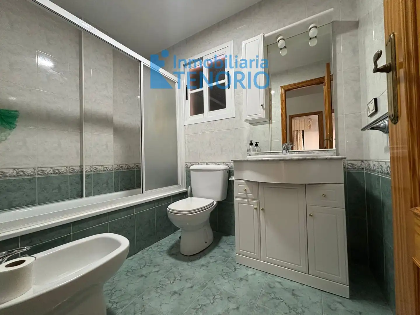 Baño de Casa adosada en venta en Islantilla con Terraza y Piscina comunitaria