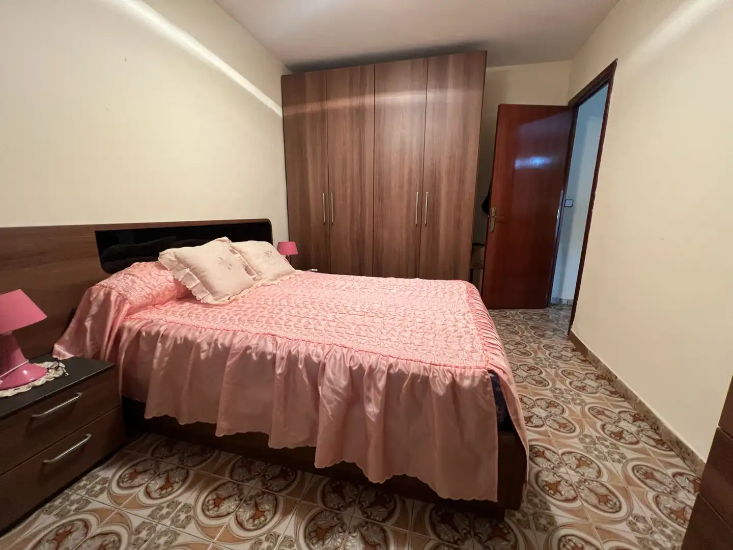 Schlafzimmer von Erdgeschoss zum Verkauf in Tarragona mit Klimaanlage, Privatgarten und Terrasse