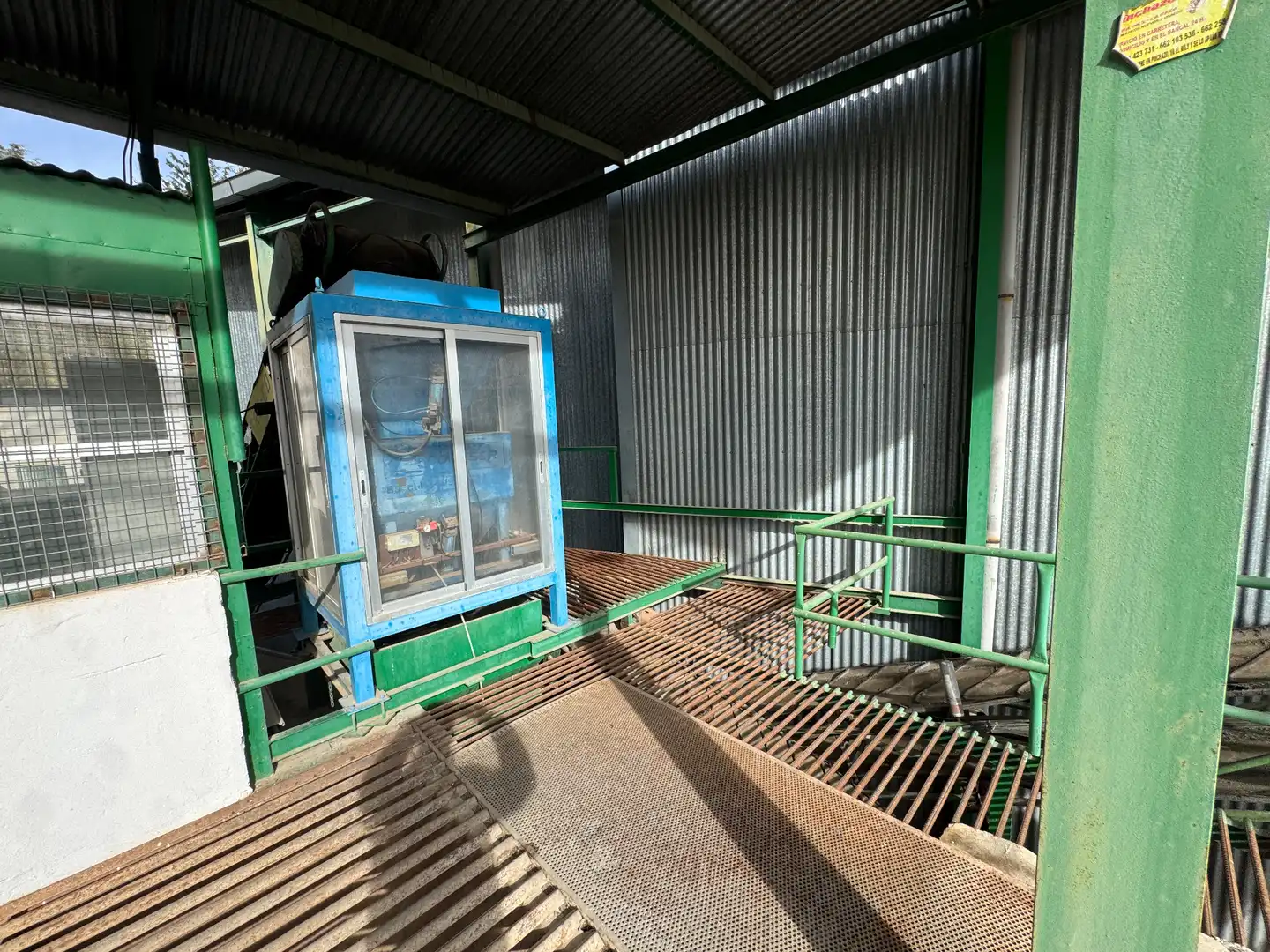 Vista exterior de Nave industrial en venta en Cehegín con Calefacción y Alarma
