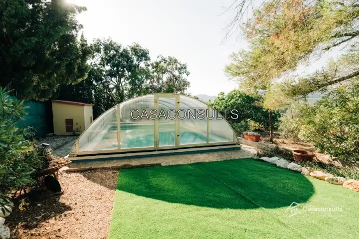 Jardí de Casa o xalet en venda en Sierra Engarcerán amb Aire condicionat, Calefacció i Jardí privat
