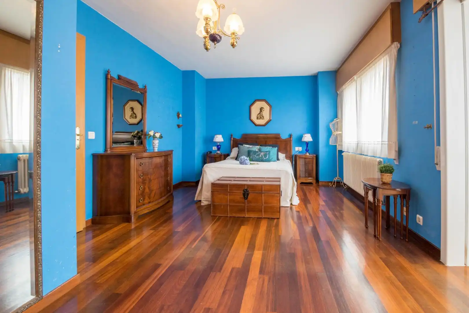 Habitación de Casa adosada en venta en Oleiros con Calefacción, Jardín privado y Parquet