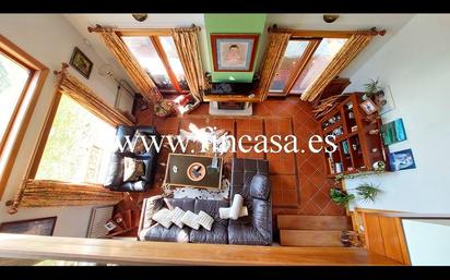 Sala d'estar de Casa o xalet en venda en Gondomar amb Terrassa i Piscina