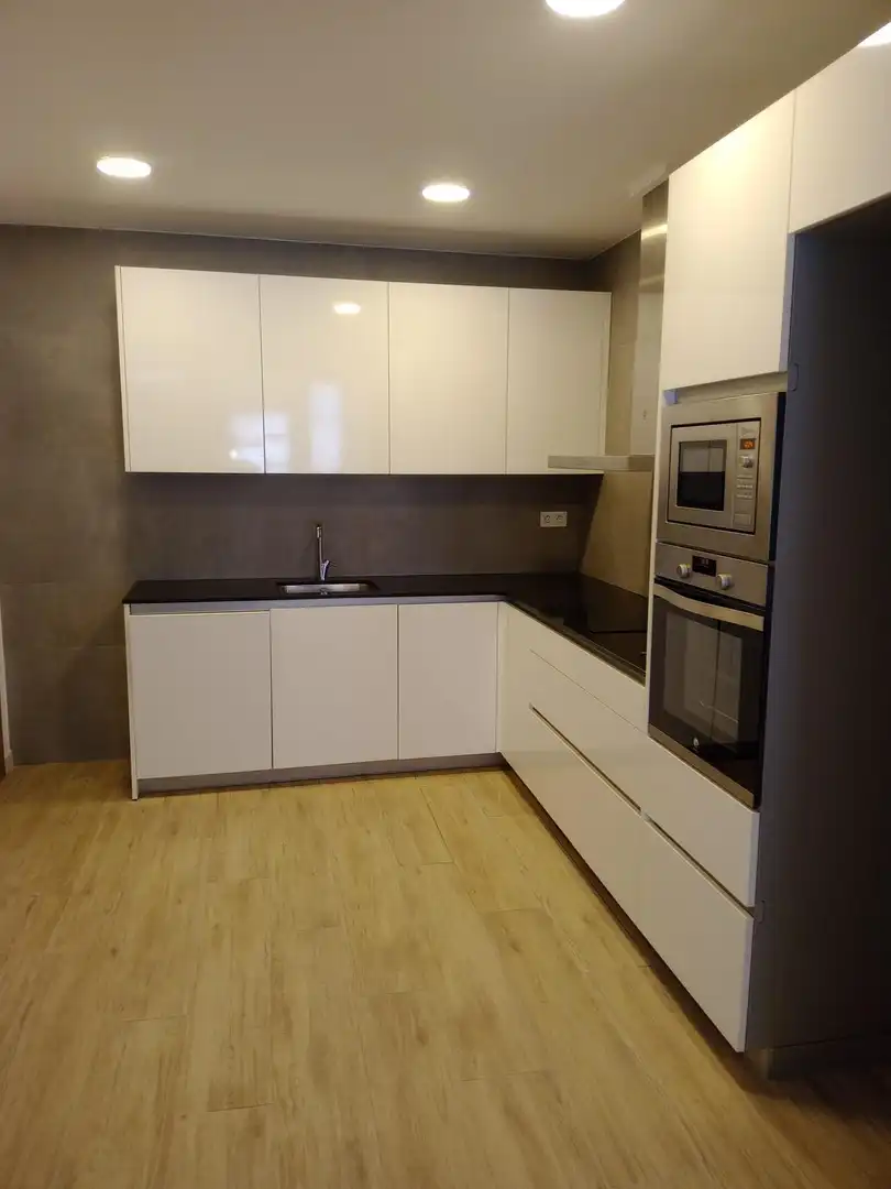 Cocina de Planta baja en venta en Badalona con Aire acondicionado y Calefacción