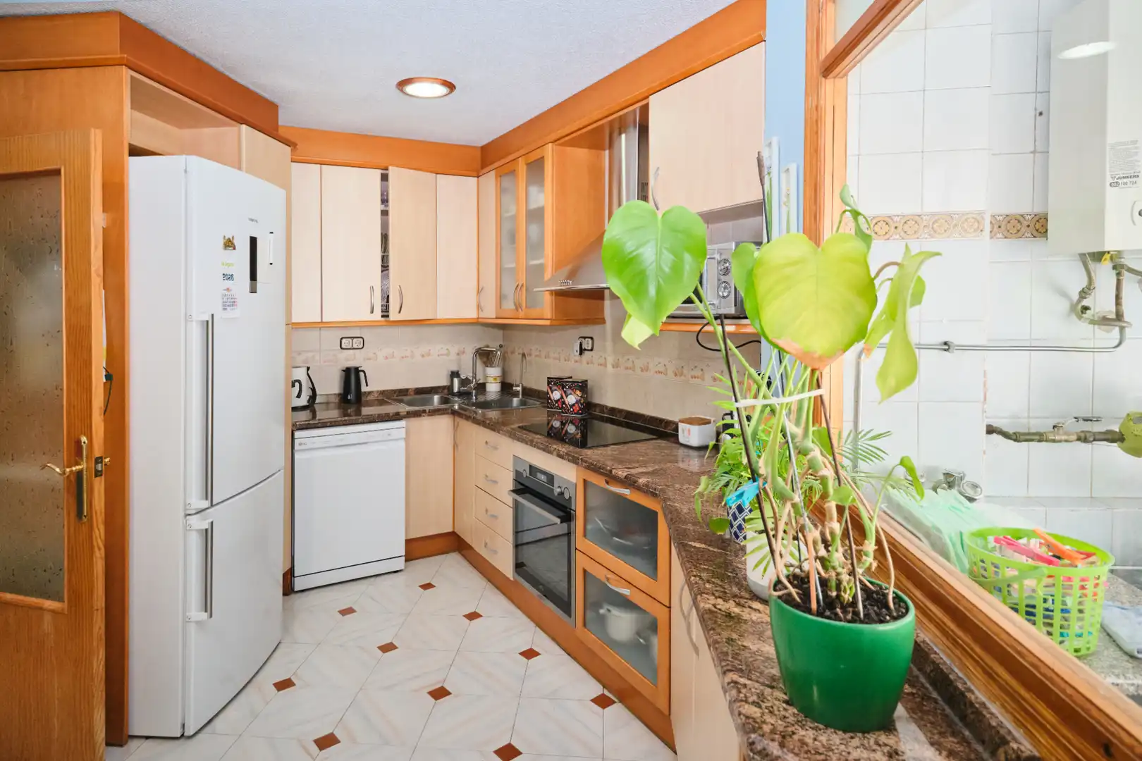 Cocina de Piso en venta en Granada con Aire acondicionado y Amueblado