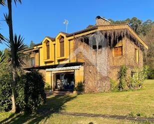 Vista exterior de Casa o xalet en venda en Marín amb Jardí privat i Piscina