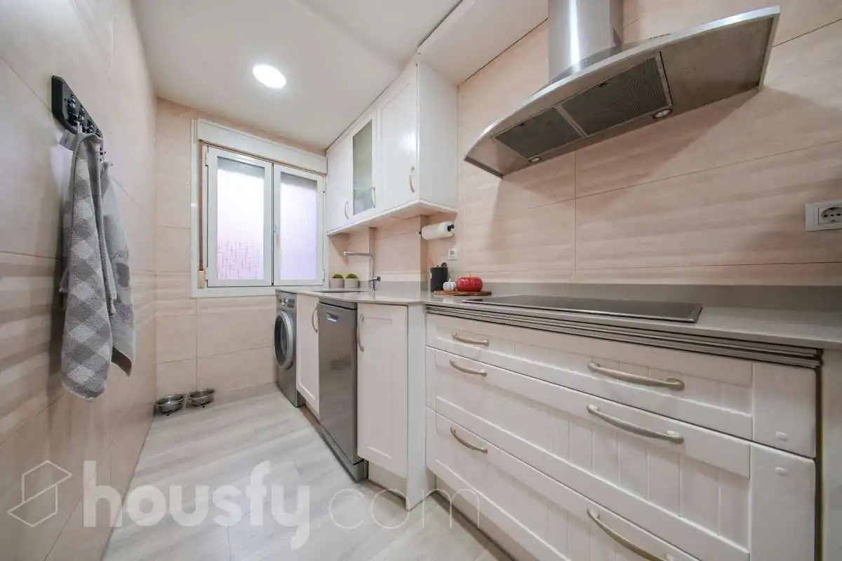 Kitchen of Flat for sale in Usera