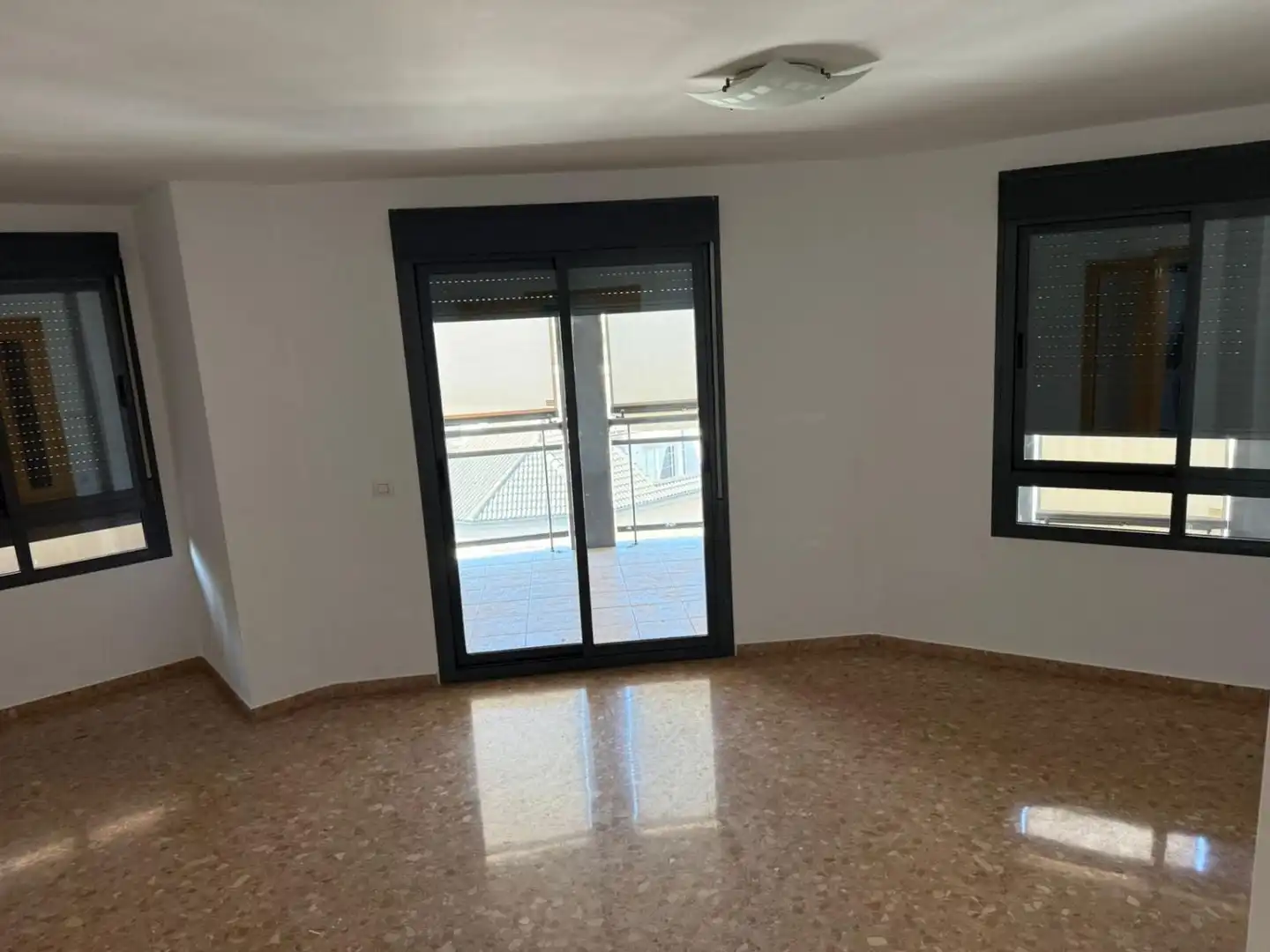 Wohnzimmer von Dachboden zur Miete in Vila-real mit Klimaanlage