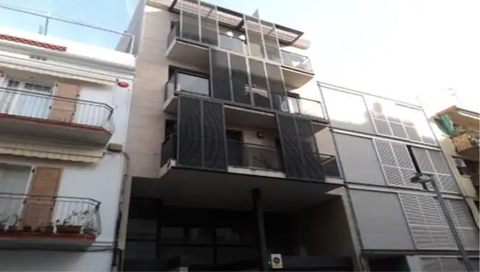 Parking with lift for sale in C/ Balears