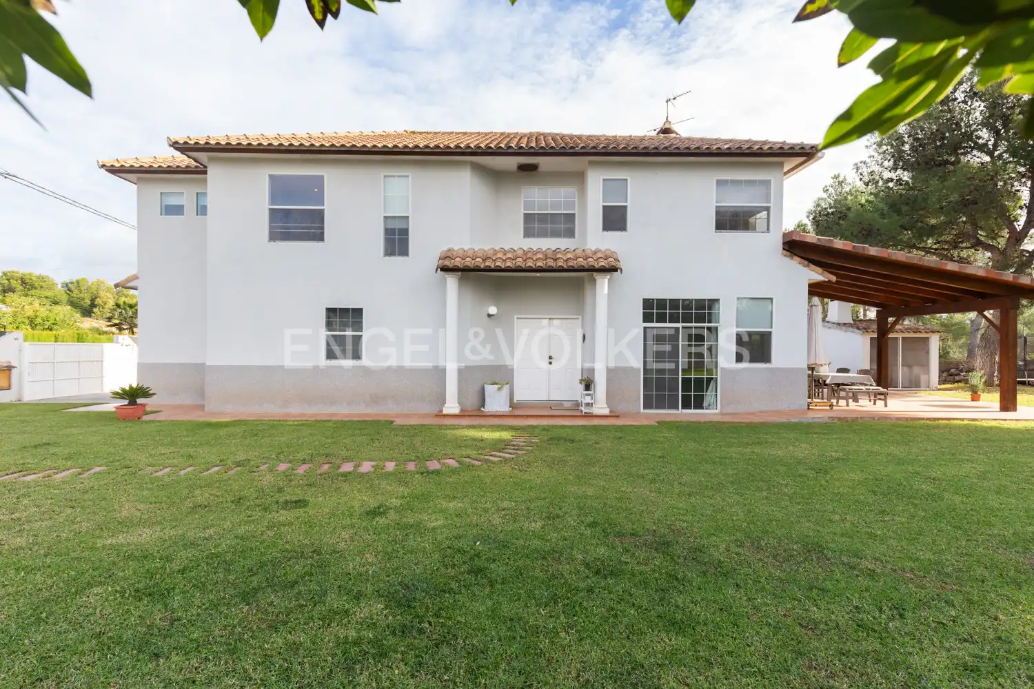 Vista exterior de Casa o chalet de alquiler en Serra con Calefacción, Jardín privado y Parquet