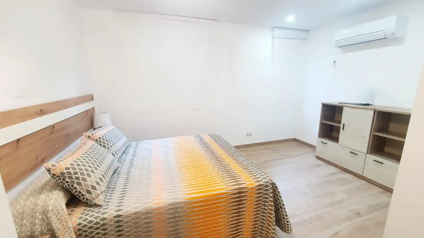 Habitación de Dúplex en venta en Madrid con Aire acondicionado y Calefacción