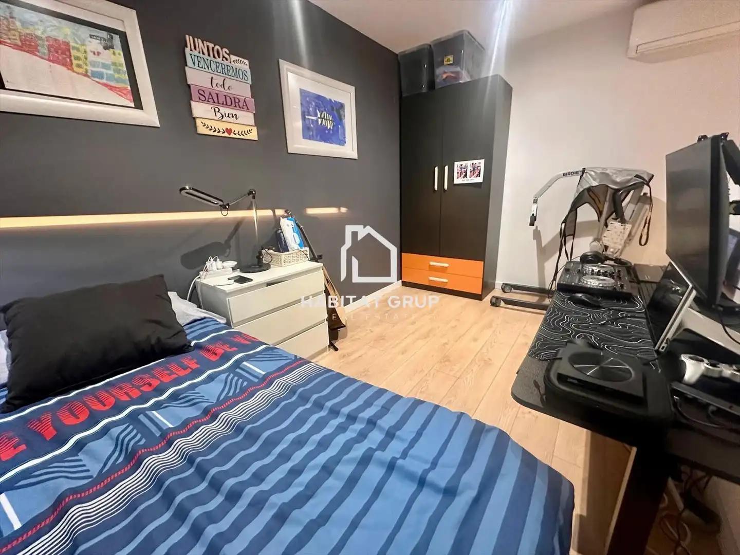 Schlafzimmer von Wohnung zum Verkauf in Salt mit Klimaanlage und Terrasse