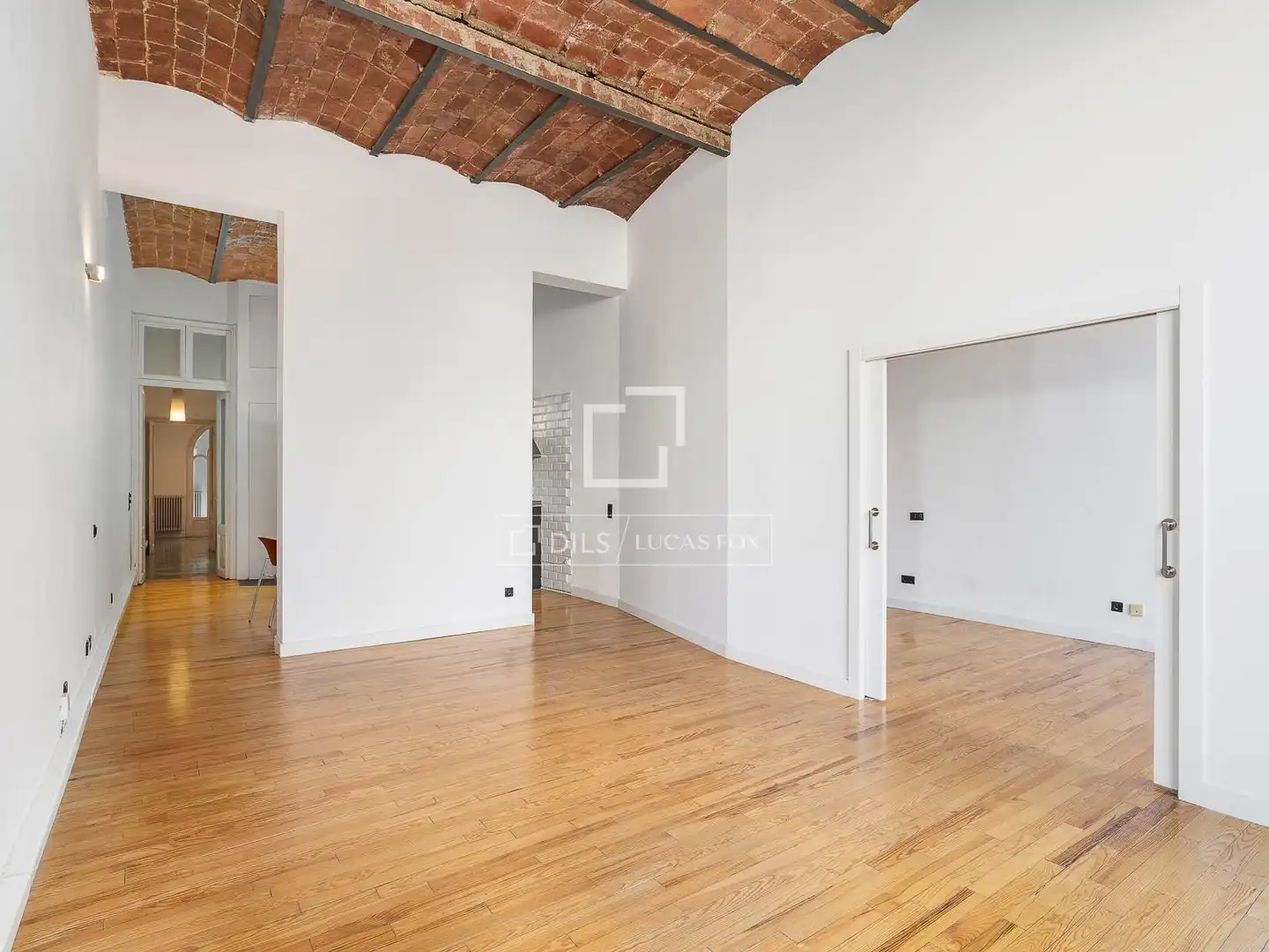 Flat for sale in Barcelona  with Air Conditioner, Terrace and Storage room