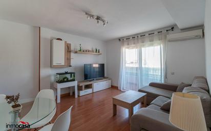 Living room of Flat for sale in Churriana de la Vega  with Air Conditioner, Terrace and Balcony