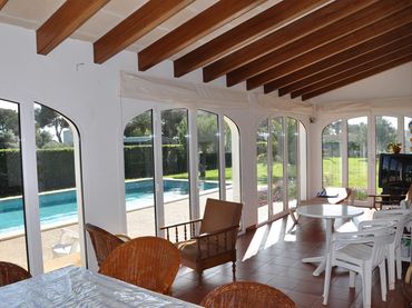 Chalet con piscina en venta en Cala Blanca