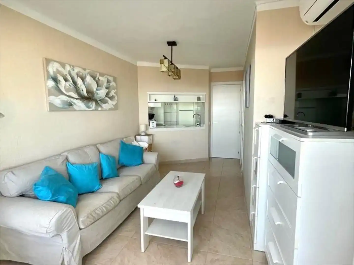 Wohnzimmer von Wohnungen zur Miete in Torrox mit Klimaanlage, Privatgarten und Schwimmbad