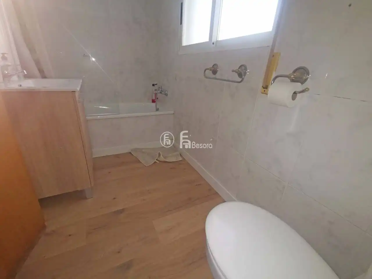 Apartments for sale in Calle Joan Baget, Instituts - Universitat