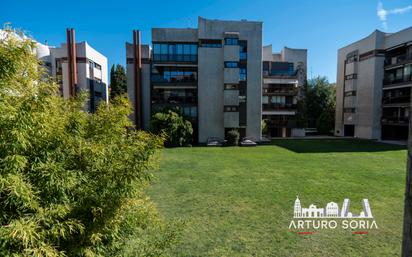 Vista exterior de Pis en venda en  Madrid Capital amb Aire condicionat i Terrassa