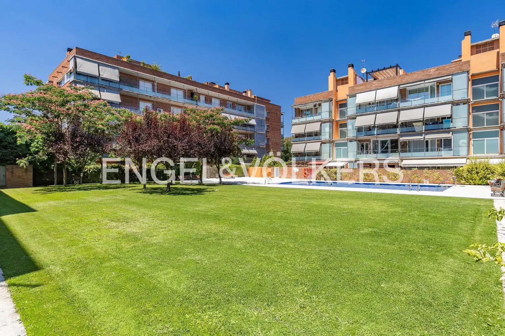 Terrace of Attic for sale in Sant Cugat del Vallès  with Heating, Parquet flooring and Swimming Pool