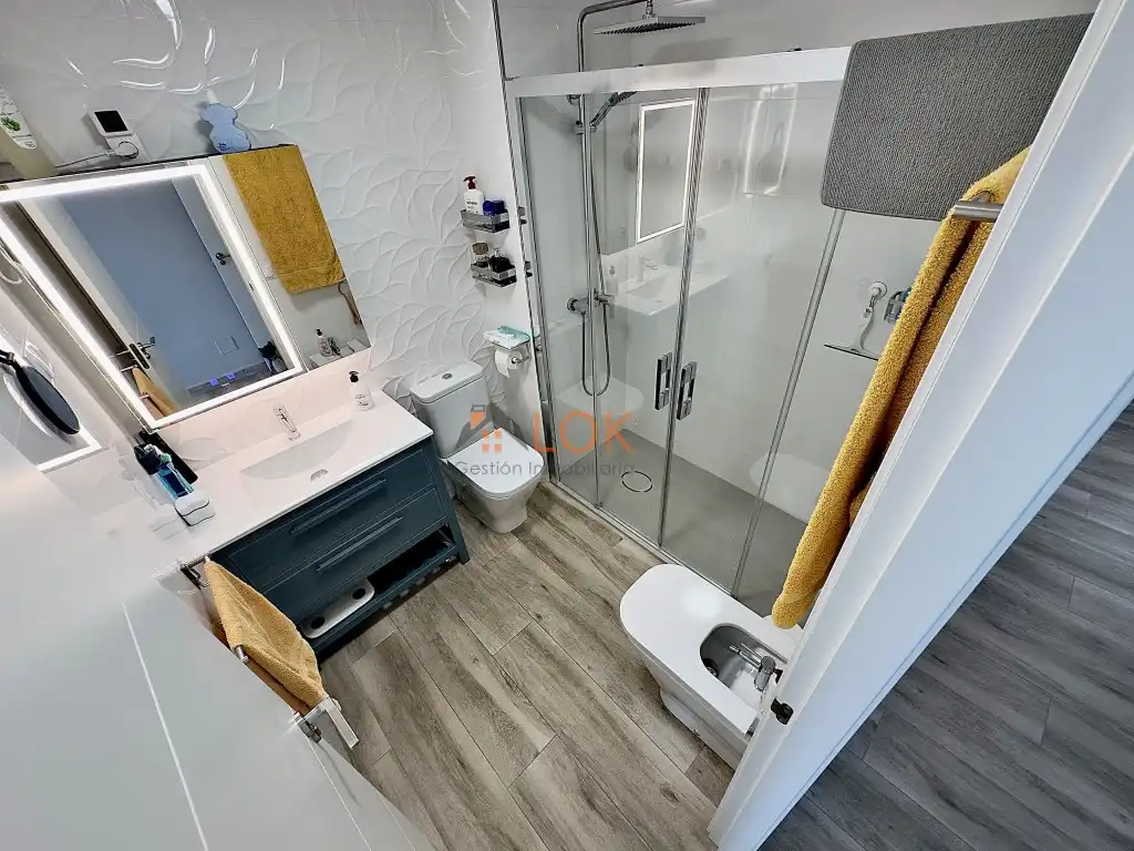 Bany de Pis en venda en Málaga amb Aire condicionat, Jardí privat i Terrassa