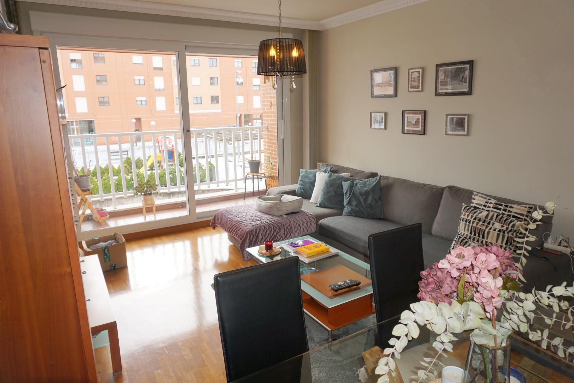 Living room of Flat for sale in Vitoria - Gasteiz  with Heating, Terrace and Storage room