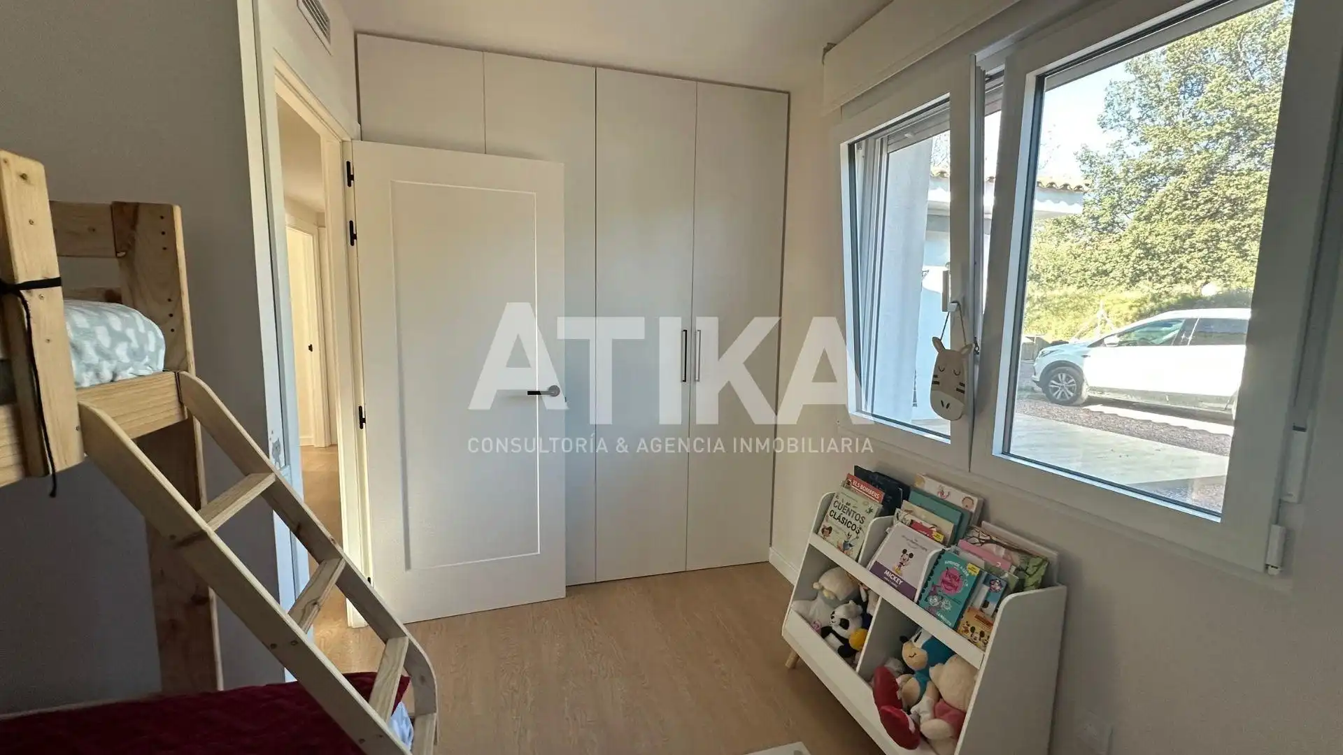 Bedroom of Houses for sale in Ontinyent  with Air Conditioner, Private garden and Parquet flooring