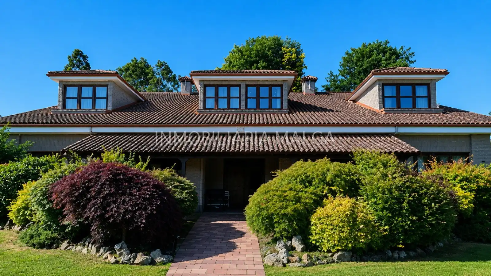 Vista exterior de Casa o xalet en venda en Colunga amb Calefacció, Jardí privat i Parquet