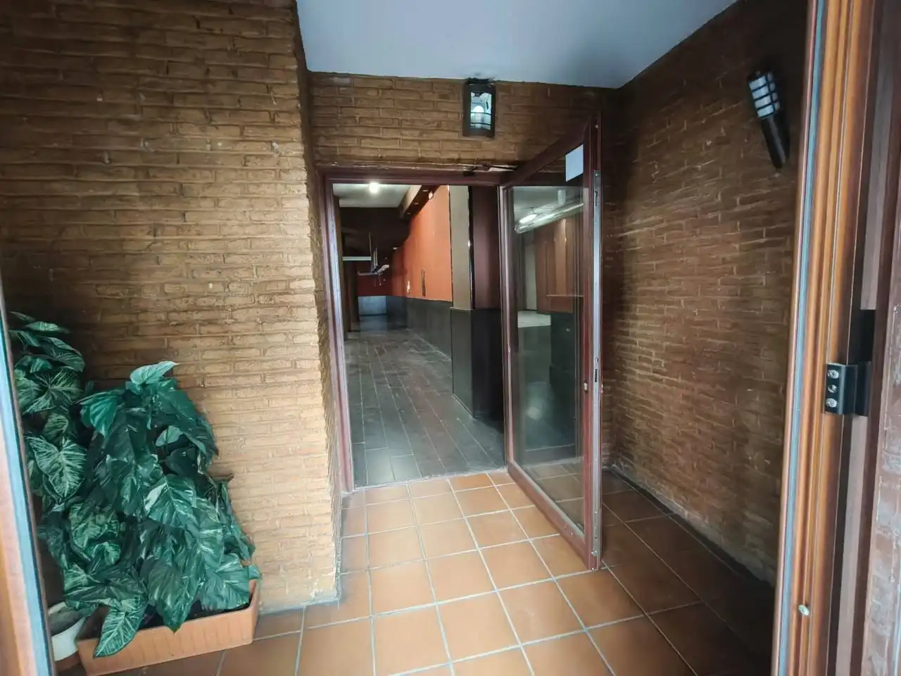 Local comercial en alquiler en Calle Julio Pellicer, imagen 2
