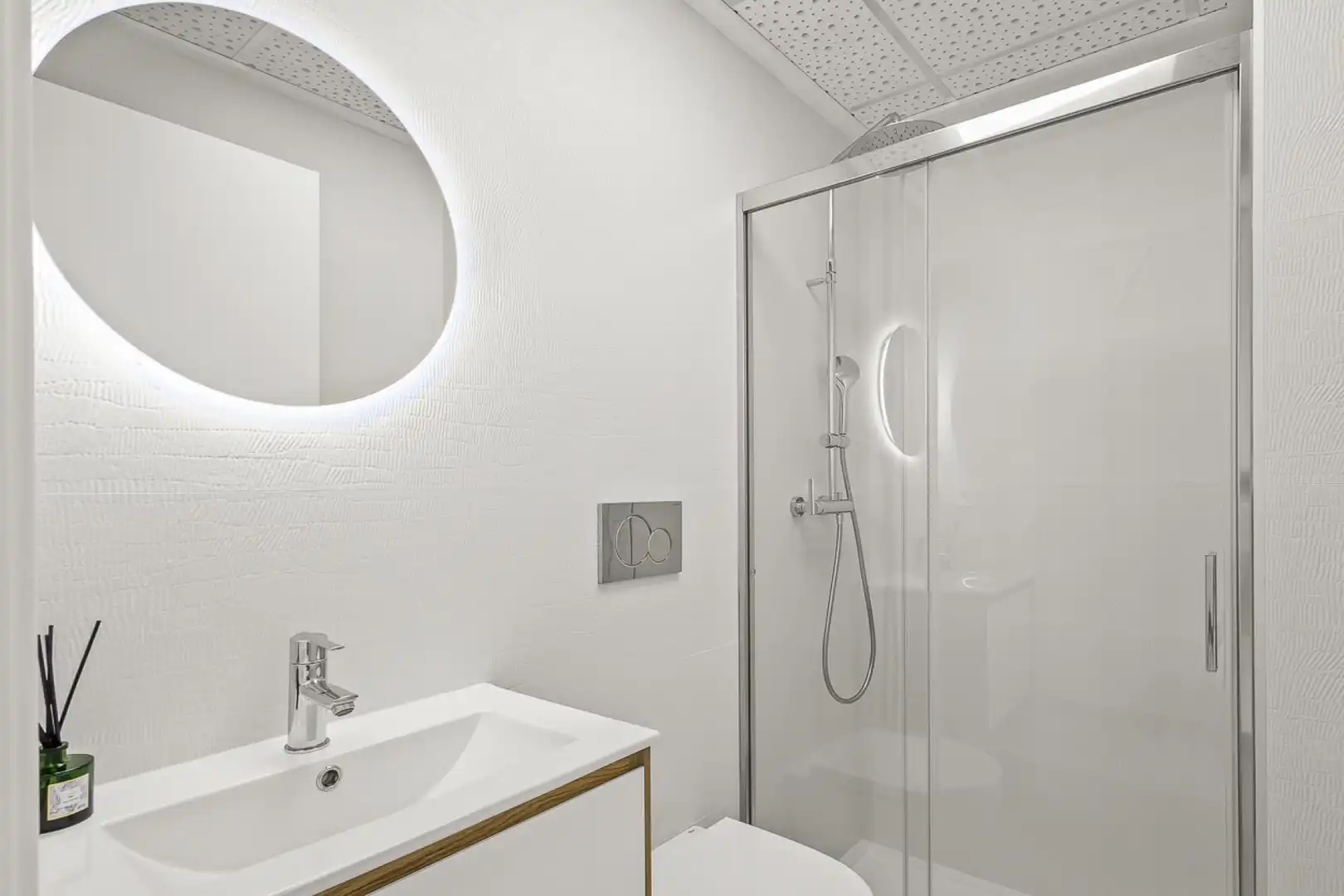 Badezimmer von Wohnung zum Verkauf in Torrevieja mit Klimaanlage, Heizung und Terrasse