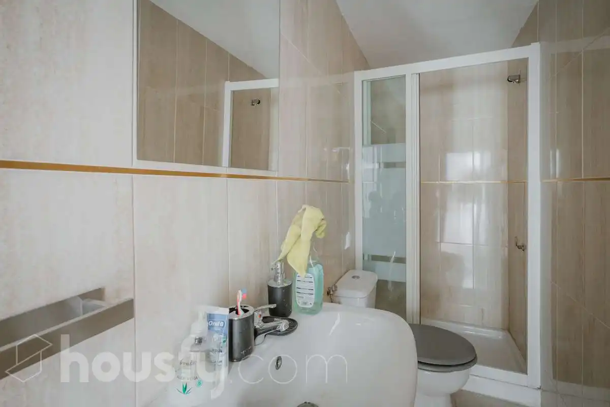 Bathroom of Flat for sale in Valladolid  with Air Conditioner and Terrace