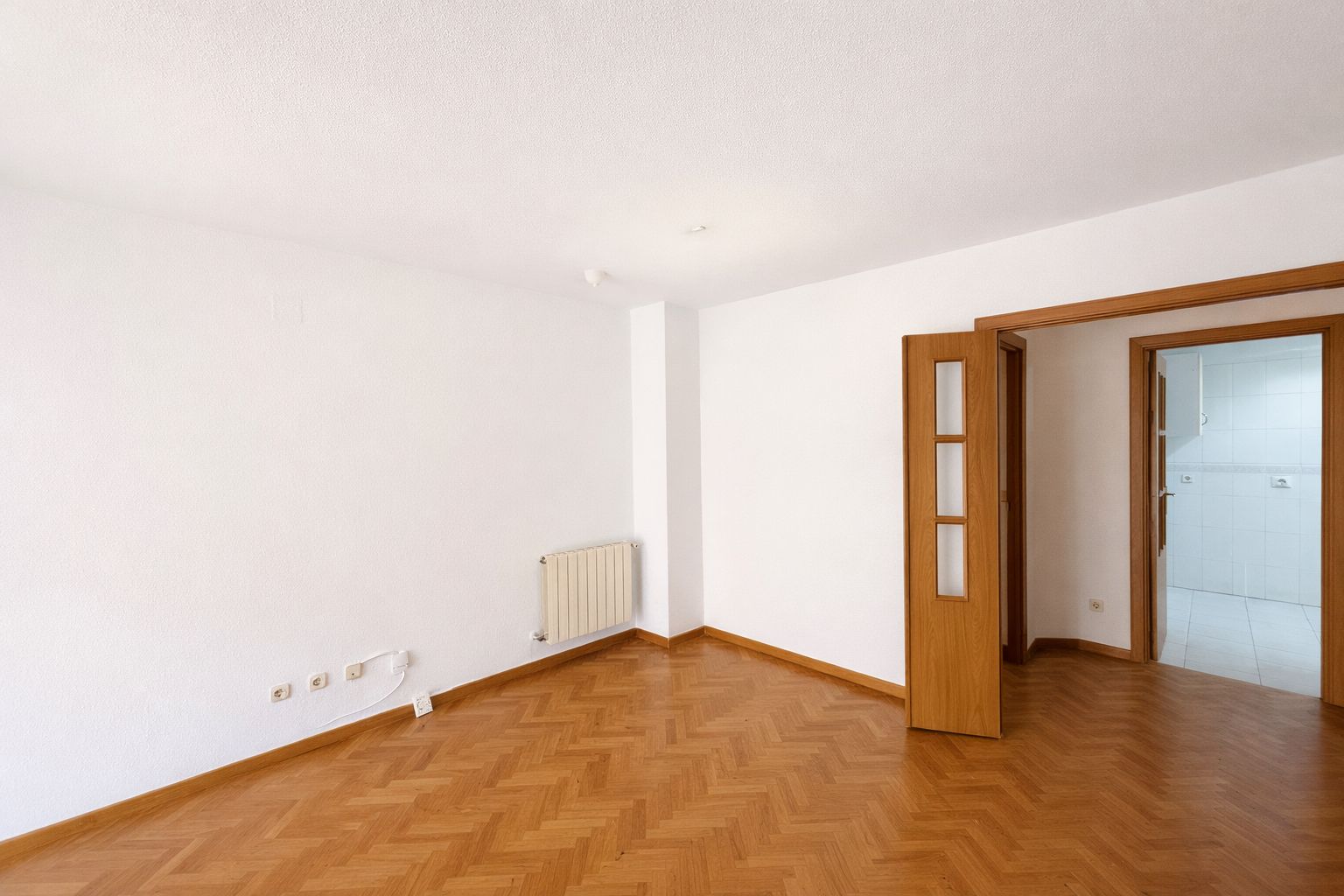 Bedroom of Flat for sale in  Madrid Capital  with Air Conditioner, Heating and Private garden