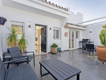 Adosado con piscina en venta en Nueva Andalucía