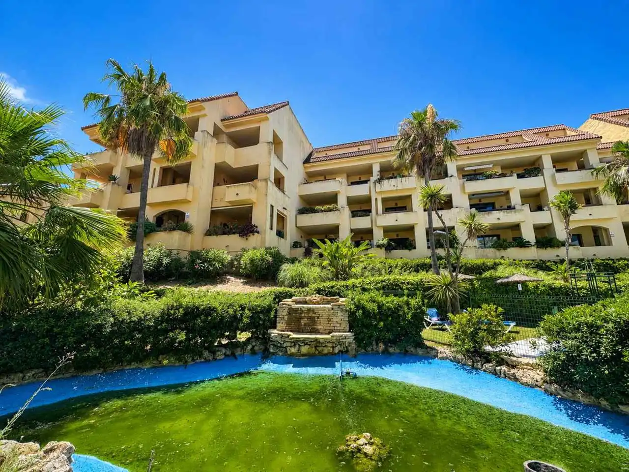 Vista exterior de Apartamento en venta en Manilva con Aire acondicionado, Calefacción y Terraza