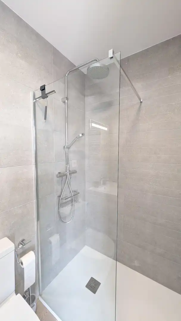 Baño de Piso de alquiler en Torremolinos con Aire acondicionado, Calefacción y Terraza
