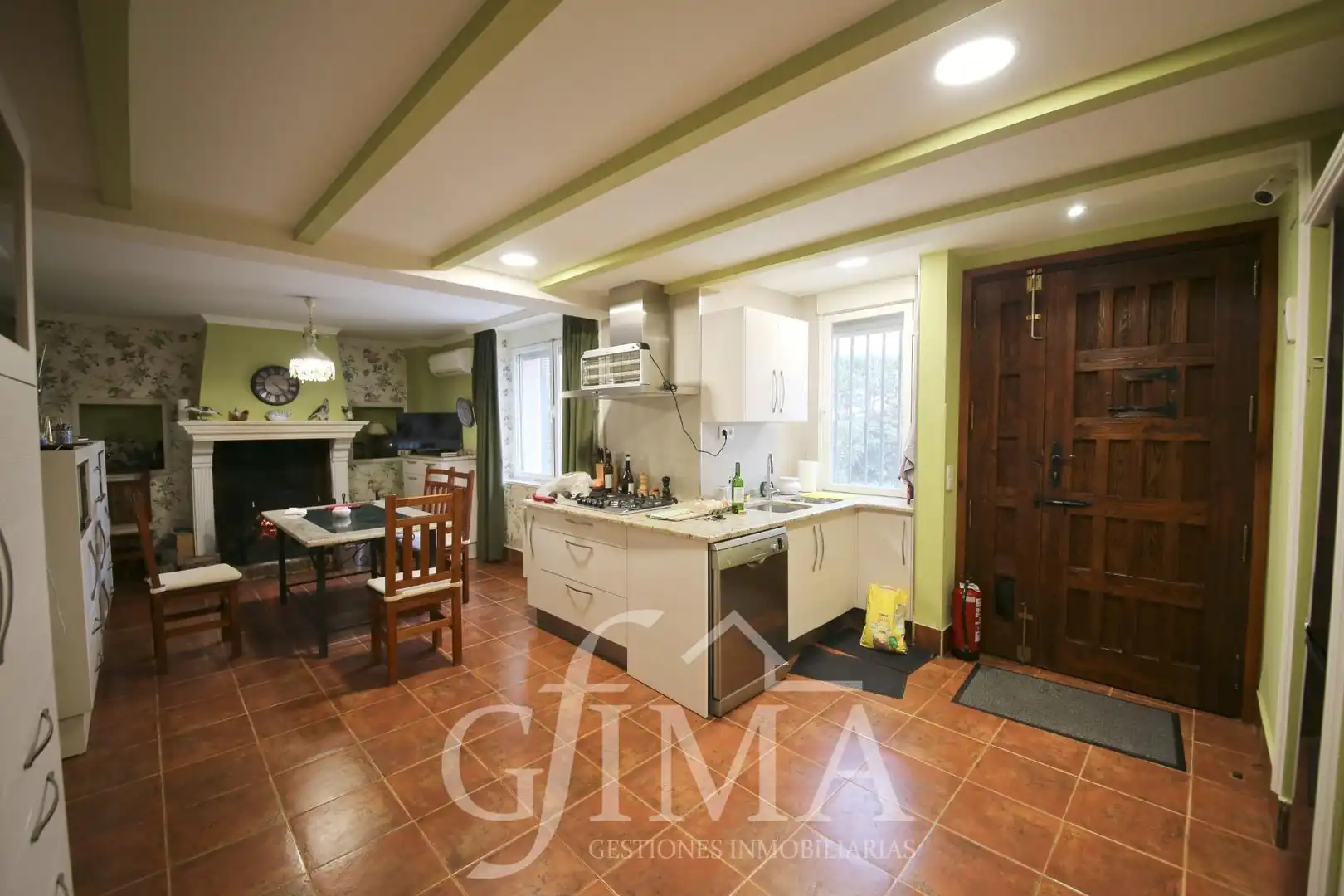 Kitchen of Houses for sale in Argamasilla de Alba  with Air Conditioner, Heating and Terrace