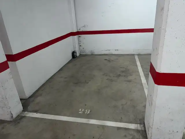Aparcament amb ascensor en venda a Carrer Bomba 1, imagen 19