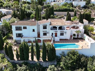 Xalet amb piscina en venda a Pego