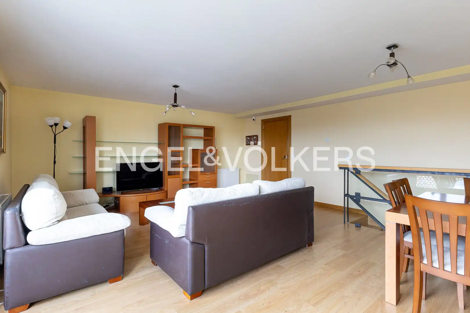 Sala de estar de Piso en venta en Madrid con Calefacción, Trastero y Piscina