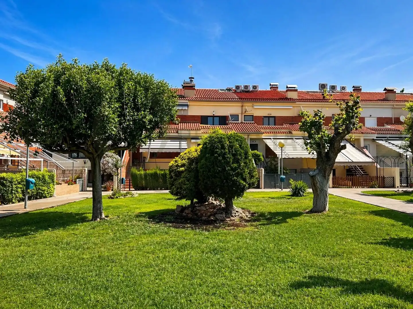 Vista exterior de Casa o chalet en venta en Villena con Aire acondicionado, Calefacción y Jardín privado