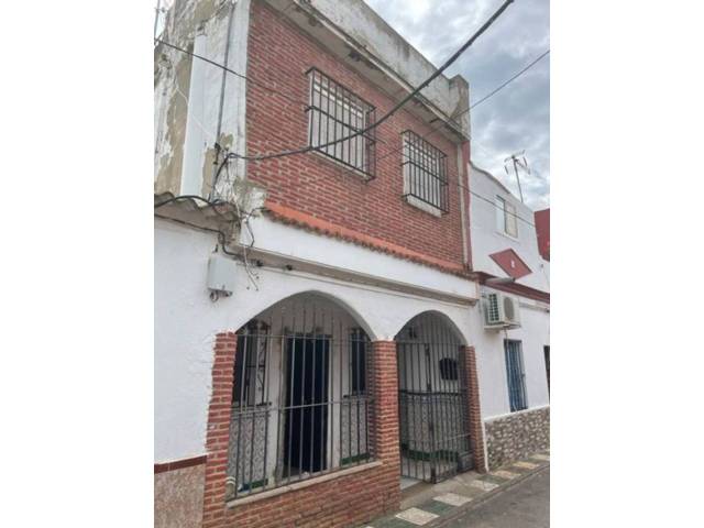 Casa adosada en Venta en Ferrobús, 4 en Cantillana