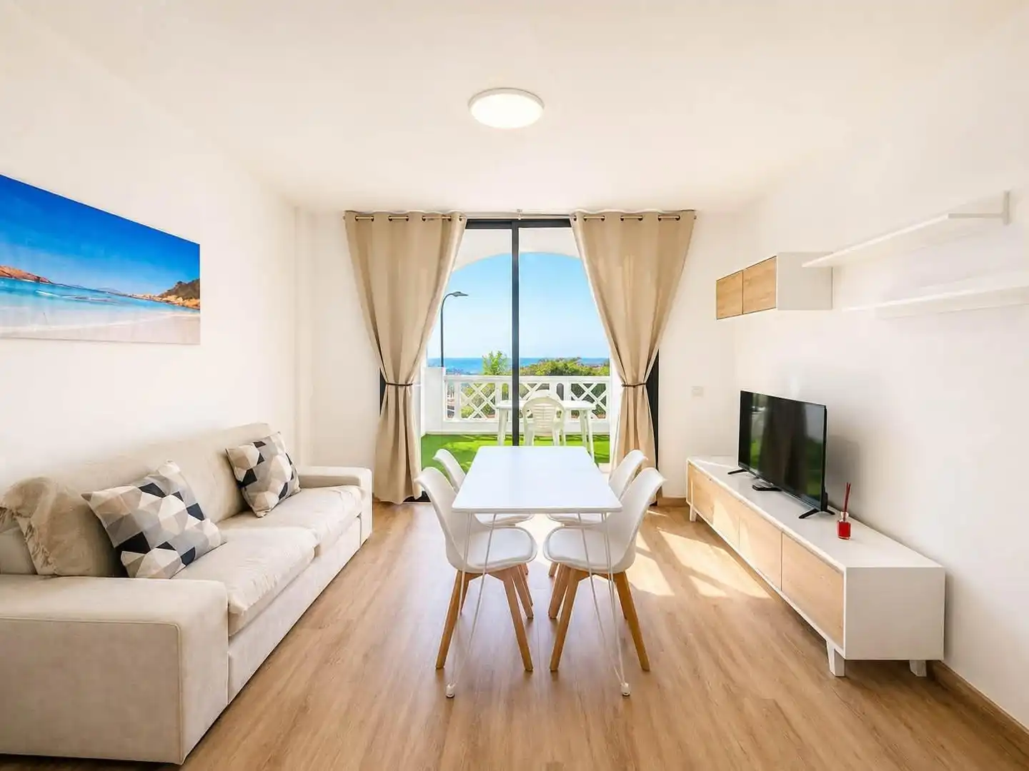 Sala d'estar de Estudi de lloguer en Adeje amb Terrassa i Moblat