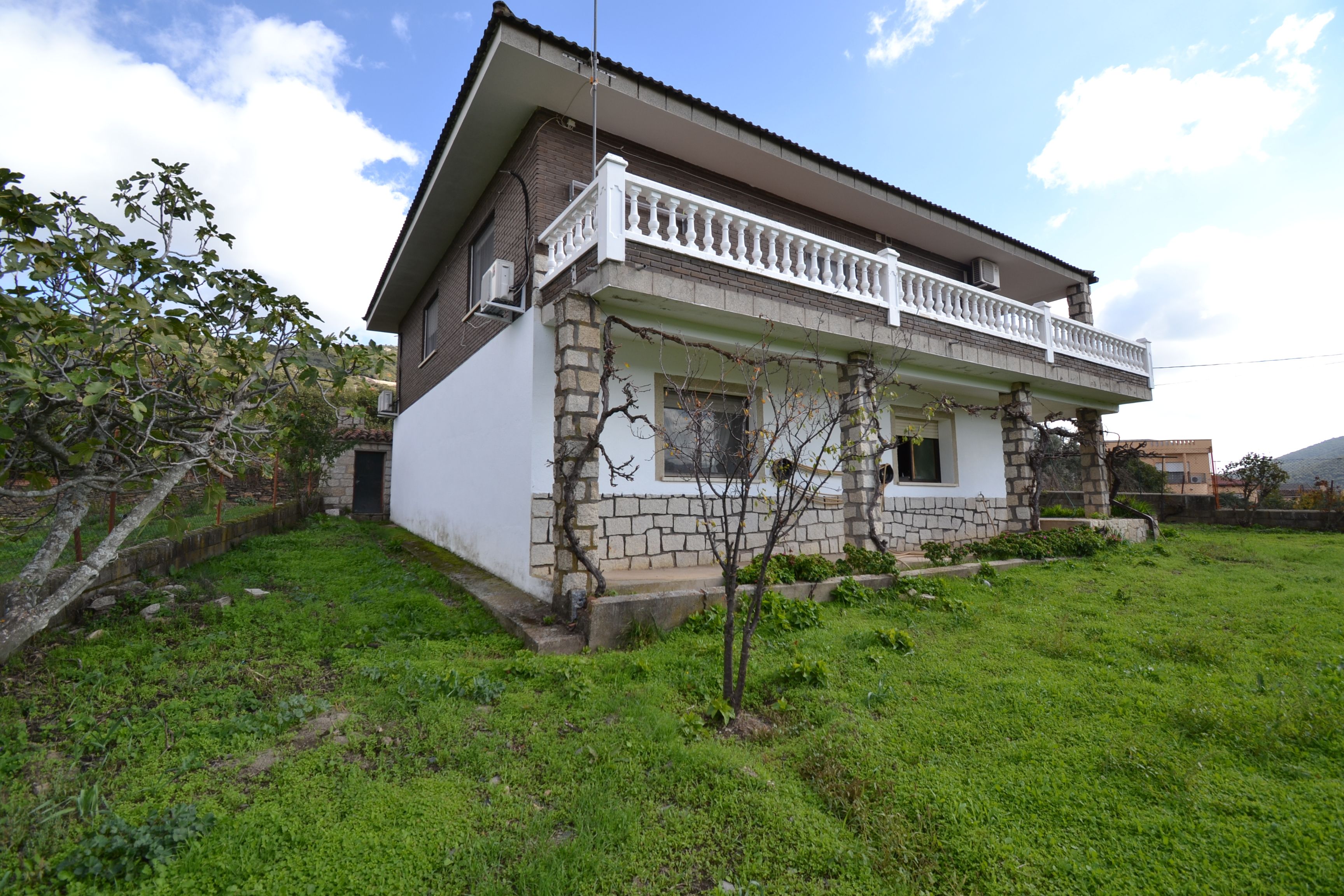 Exterior view of House or chalet for sale in Villar del Pedroso  with Air Conditioner, Heating and Private garden