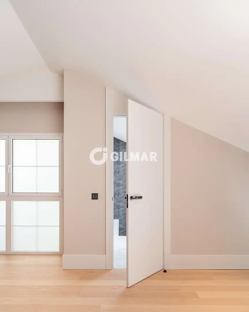 Habitación de Dúplex en venta en Madrid con Calefacción y Balcón