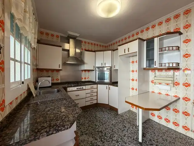 Cocina de Casa adosada en venta en Premià de Mar con Aire acondicionado, Calefacción y Jardín privado