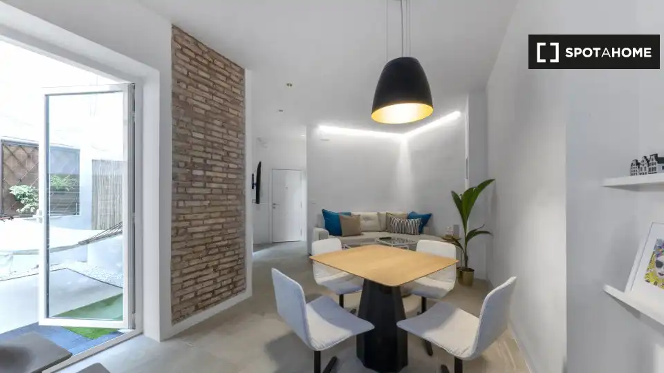 Dining room of Flat for rent in Valencia  with Air Conditioner, Heating and Furnished