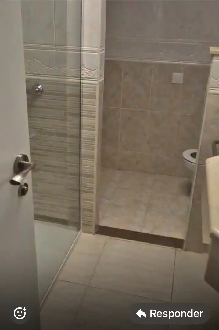 Badezimmer von Wohnung zum Verkauf in Fuengirola mit Klimaanlage, Terrasse und Möbliert