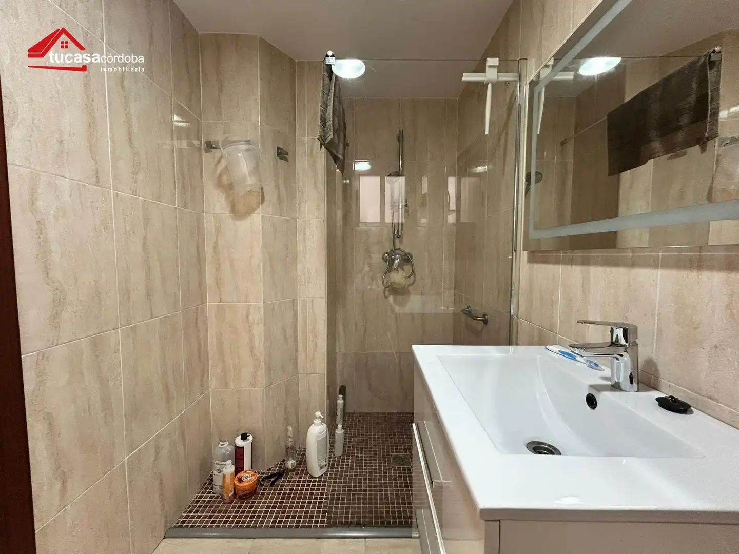 Bathroom of Flat for sale in Córdoba  with Air Conditioner